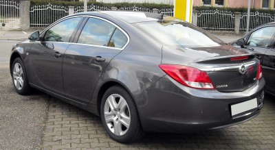 Opel_Insignia_rear_20081227_stufenheck (Custom).jpg
